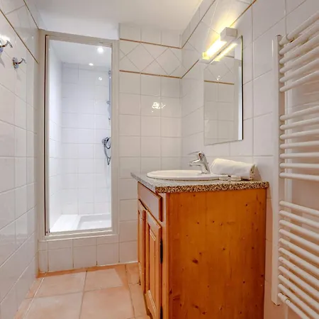 2 Bedroom In For 7 People - Les Glaciers Val Thorens